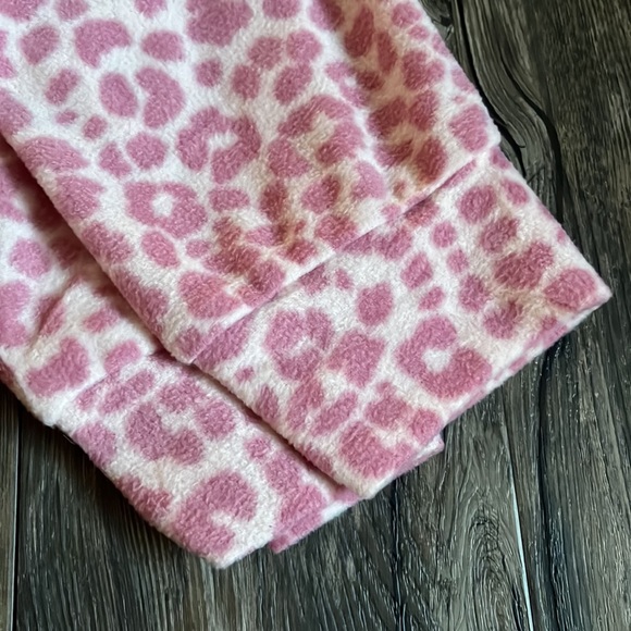 Pink Leopard Print Soft Fleece 2 Pc Pyjama Set - Picture 7 of 7